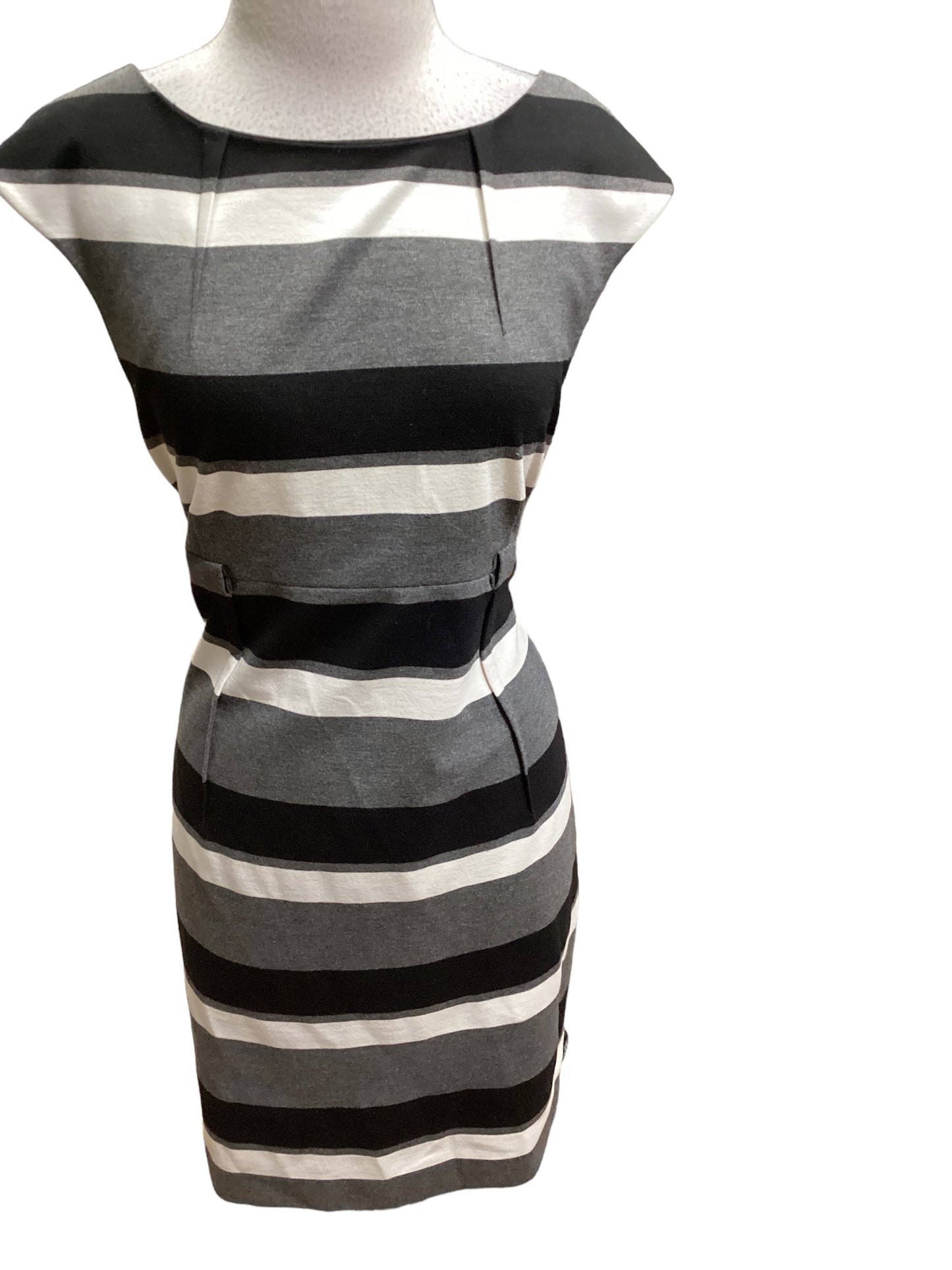 Dress Casual Midi By Calvin Klein Size: 4