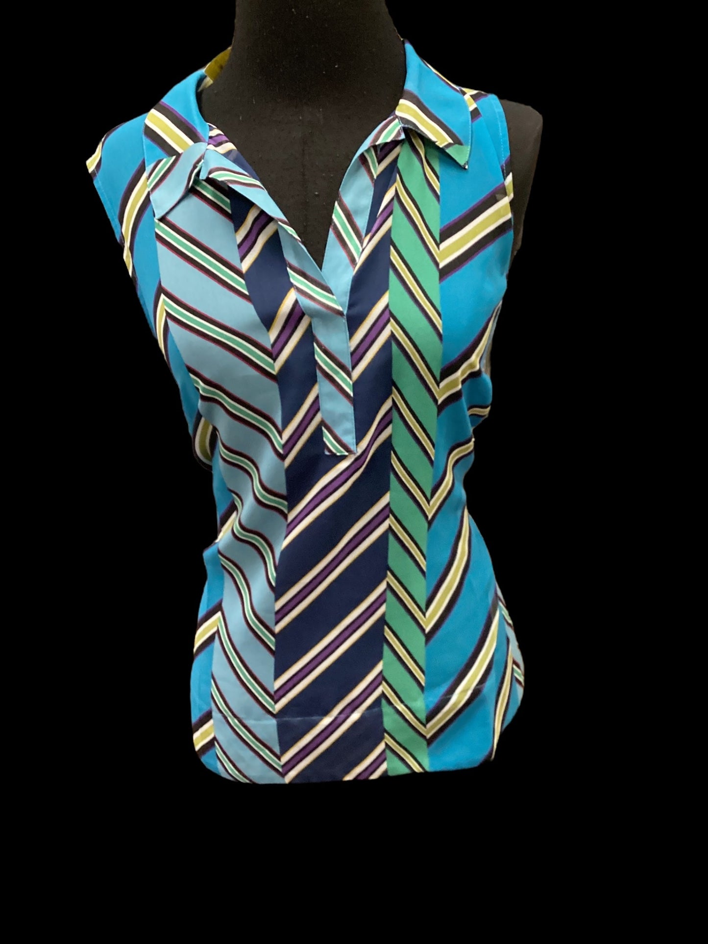 Top Sleeveless By Cabi Size: M