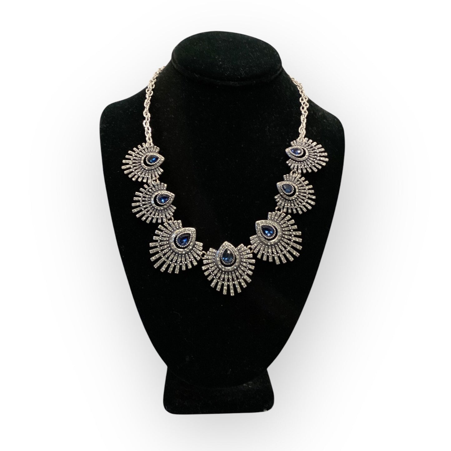 Necklace Choker & Collar