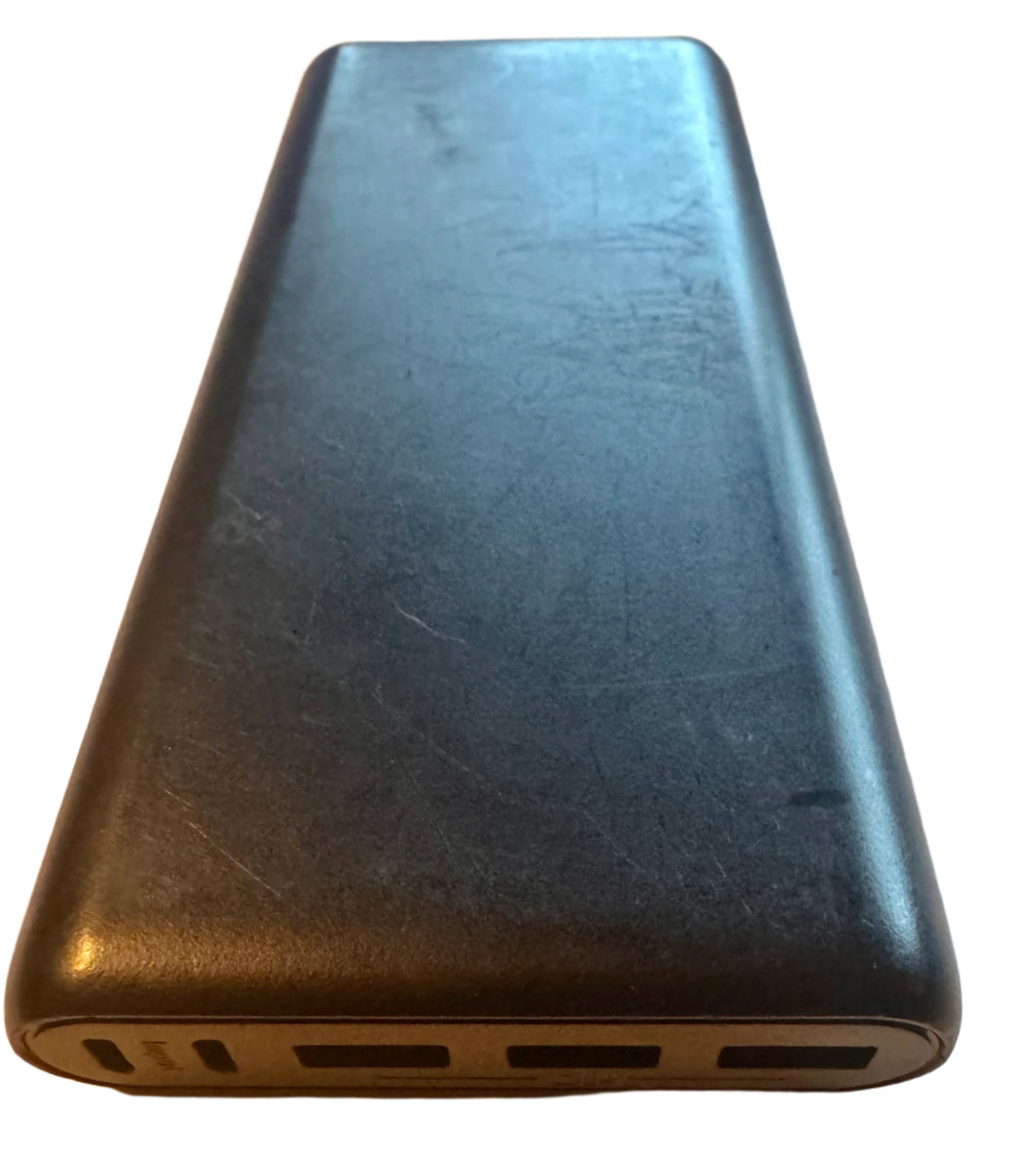 High Capacity Battery for iPad Use - 3 x USB-A Output - 1 x USB C, 1 x Micro USB Input