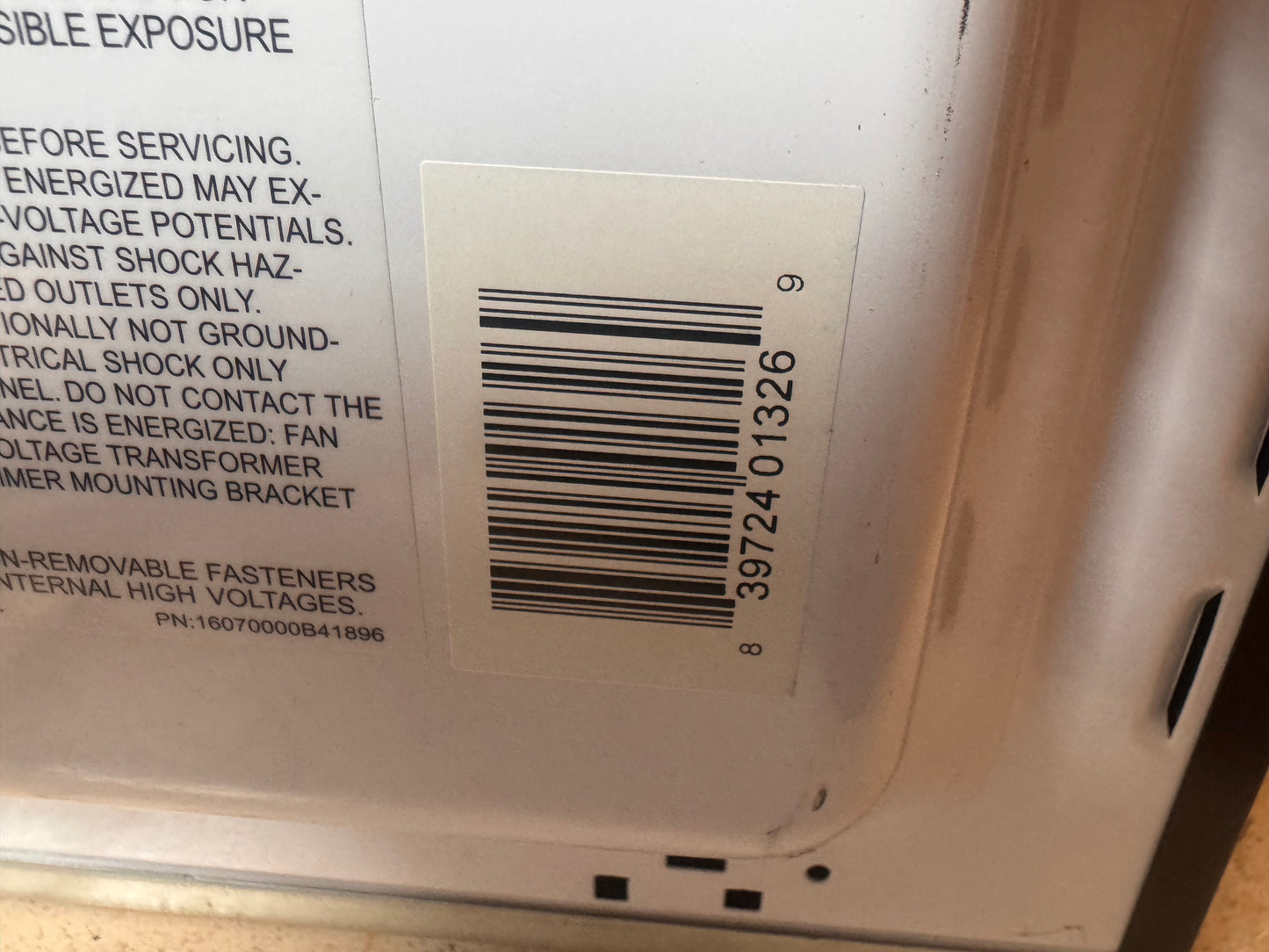 Mainstays 0.7 Cu. Ft. 700W Black Microwave Oven - Used