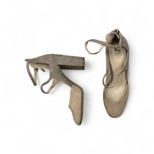 Load image into Gallery viewer, Shoes Heels Block By Bcbgeneration In Beige, Size: 9
