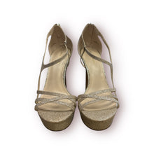 Load image into Gallery viewer, Shoes Heels Kitten By Clothes Mentor In Gold, Size:11
