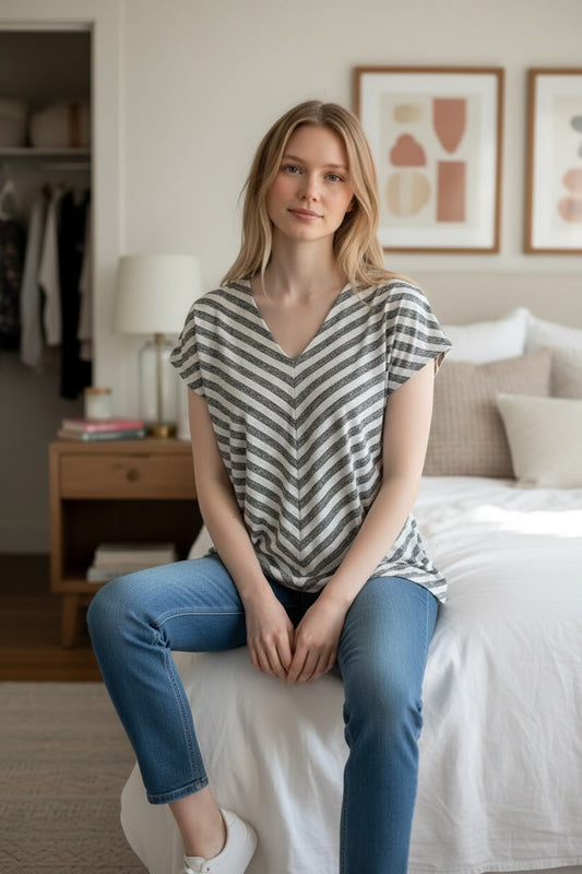 Top Short Sleeve By Bobeau In Striped Pattern, Size: L