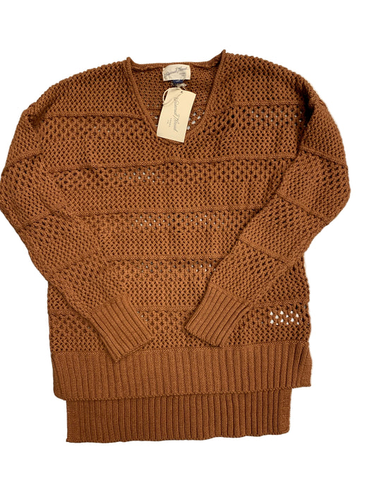 New! Universal Thread | size small